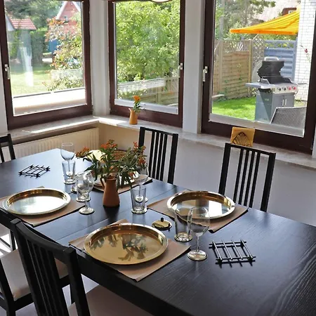 Dom wakacyjny Heimathafen Direkt Am Mit Eingez Garten